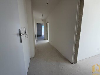 REZIDENCIA SADOVÁ / 2 - IZB.BYT (67m2), DVA BALKÓNY, SENICA - 5