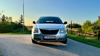 Chrysler Grand Voyager 2.8 CRD • Automat • 7 miest - 5