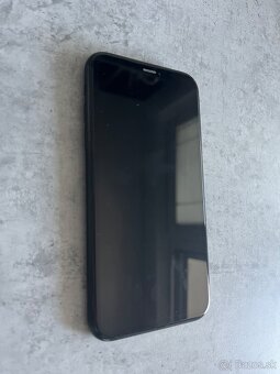 Iphone XR čierny 64GB - 79%bateriamodel A2105 bez škrabancov - 5