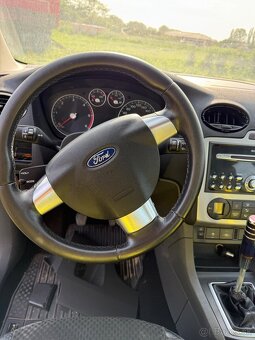 Ford focus mk2 Sedacky interiér - 5