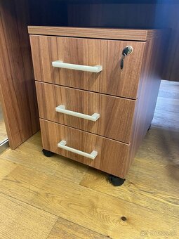 Predám kancelársky nábytok - 5