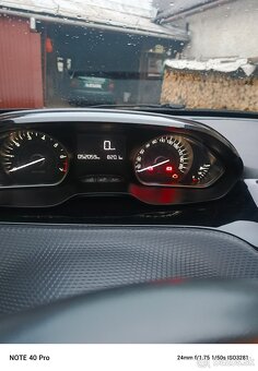 Peugeot 208 - 5