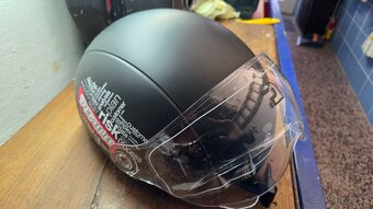 Cyklistická helma s priezorom - 5