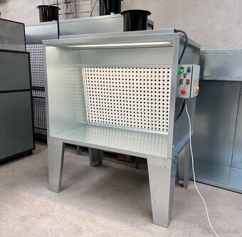 Striekacia lakovacia stena - odsávací box - 5