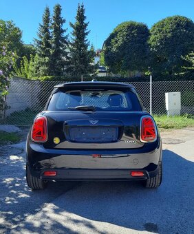 Predám  Mini Cooper E SE Elektro 184 Koní 2021 - 5