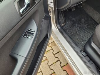 Predam škoda fabia 1.2 12v benzín kw 47 r.v 2004 - 5