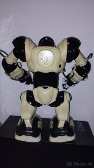 Predám robota Robosapien X - 5