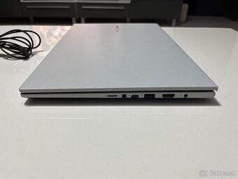 ASUS VivoBook 15 X513EA - 5