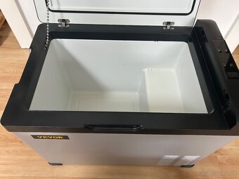 Chladnicka do auta, 2x pouzita, 40 l - 5