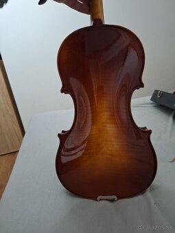 Husle 4/4 - 5