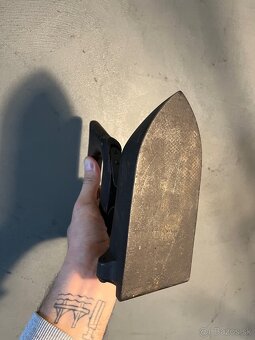 Starožitná žehlička s kameňom I retro I vintage - 5