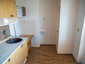 Slnečný 2 izbový byt na predaj vo Valaskej - 5
