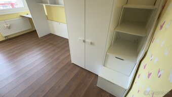 Detská zostava - poschodová posteľ so schodami, skrine, stôl - 5