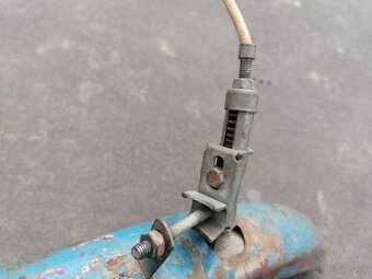 Predám predný blatník a brzda na starožitný bicykel - 5