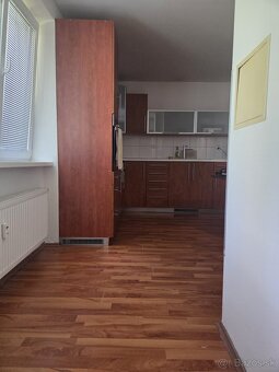Prenájom 3i byt Lazovná  BB + parkovacie miesto za rampou - 5