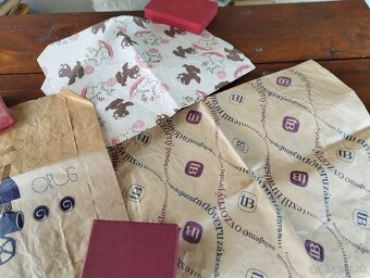 Hračky , baliaci papier - 5