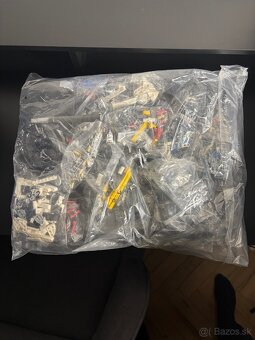 LEGO Technic BMW M 1000 RR (42130) - 5