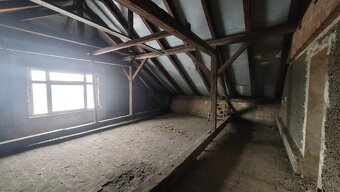 Půdní prostor o podlahové ploše 290 m² - 5