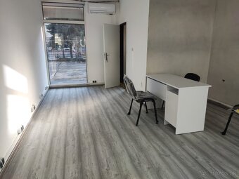 PREDAJŇA - OBCHODNÝ PRIESTOR - 5