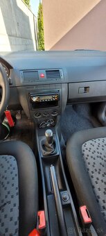 Predám Škoda Fábia 1.2 HTP 47kw r.v 2007.Orig 63000km - 5