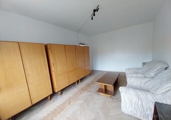 🏡 Prenájom útulného 2-izbového bytu blízko centra Handlovej - 5
