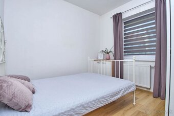 Moderný, komplet zariadený, klimatizovaný 2i byt s parkovaní - 5