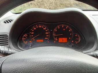 Avensis T25 - 5