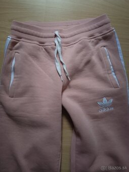 Pudrovoružové tepláky ADIDAS S - 5