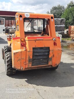 Locust L 903 smykový nakladač - 5