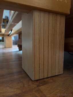 Kvalitná drevená posteľ 150x210 - 5