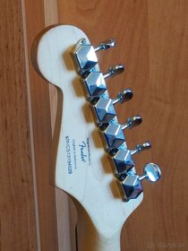 Squier Mini by Fender Stratocaster + kombo Marshall MG 15CF - 5
