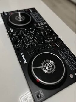 Numark Mixtrack PRO FX - 5