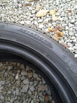 225/50 R 17 98 H XL stav nových. - 5