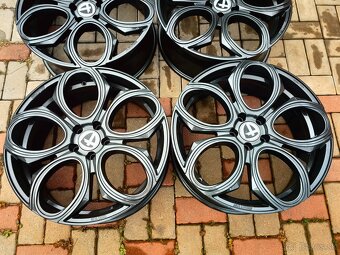 Motec- Audi, A5,A6,A7,Mercedes,Škoda,Volkswagen5x112 r20 - 5