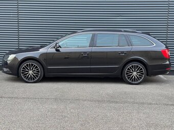 Superb Combi 2.0 TDI 103KW DSG - 5