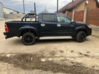 Toyota Hilux 2,5D - 5