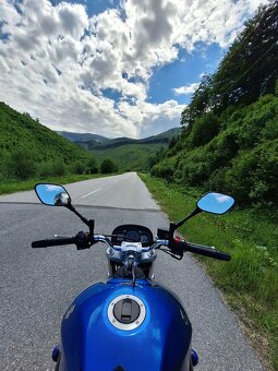 Suzuki gsr 600 - 5