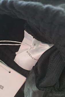 GIVENCHY TEPLAKY - 5