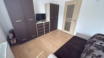 Na predaj: Slnečný 4-izbový rodinný dom v Rajke – ideálne mi - 5