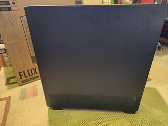 Antec Flux (Midi-Tower) Black - 5