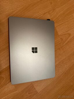 Microsoft surface laptop 2025 - 5
