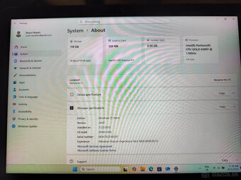 Microsoft Surface GO 3 - 5