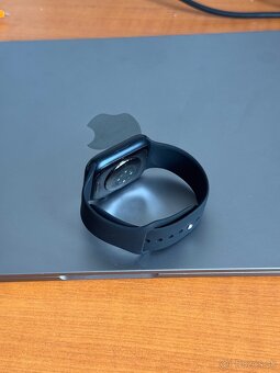 Apple Watch 9 45mm MIDNIGHT - neaktivovane - 5