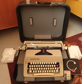 Písací stroj Consul 2224 - 5