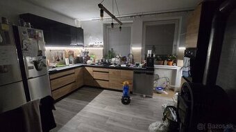 Predaj priestranného rodinného domu vo Vozokanoch pri Galant - 5