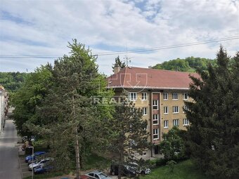 2 izbový byt s balkónom, kompletná rekonštrukcia - na... - 5
