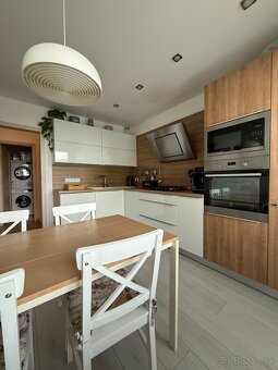 Moderne kompl. zrekonštruovaný 4i byt s loggiou - Hrobákova - 5