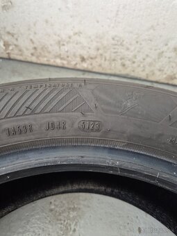 Letné pneu 215/55 r17 - 5