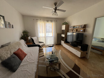 Na predaj 2 izbový útulný,zrekonštruovaný byt s balkónom a k - 5