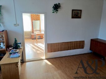 NA PREDAJ STARŠÍ RD S POZEMKOM, 593 M2, BORSKÝ SV.JUR, okr. - 5